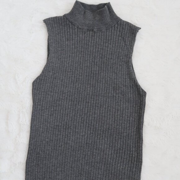 Gray Turtleneck Tank - Picture 1 of 4